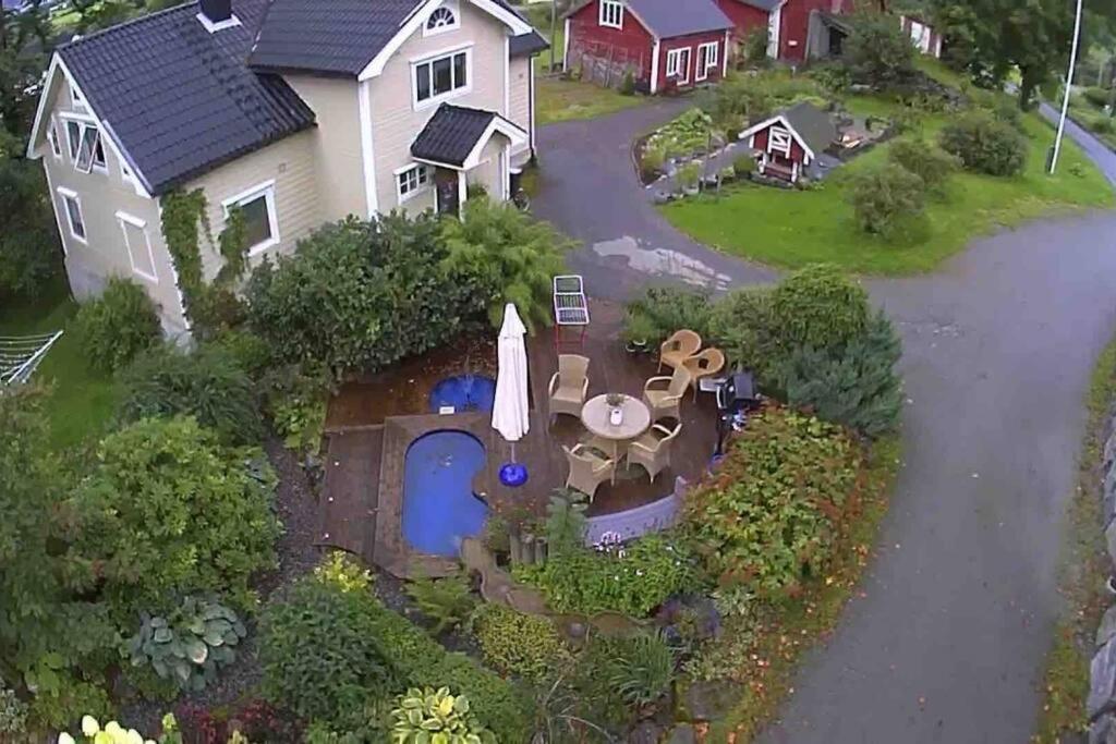 Appartement Minihus Med Drommeutsikt Til Sunnmorsalpene à Aure  Extérieur photo